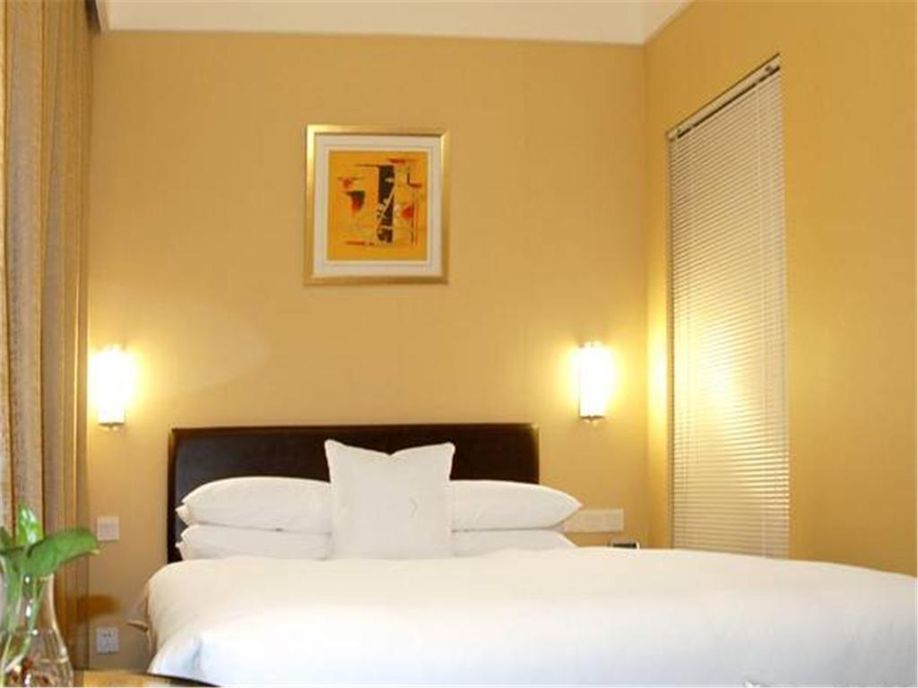 Gloria Plaza Hotel Kangqiao Shanghai Exterior photo