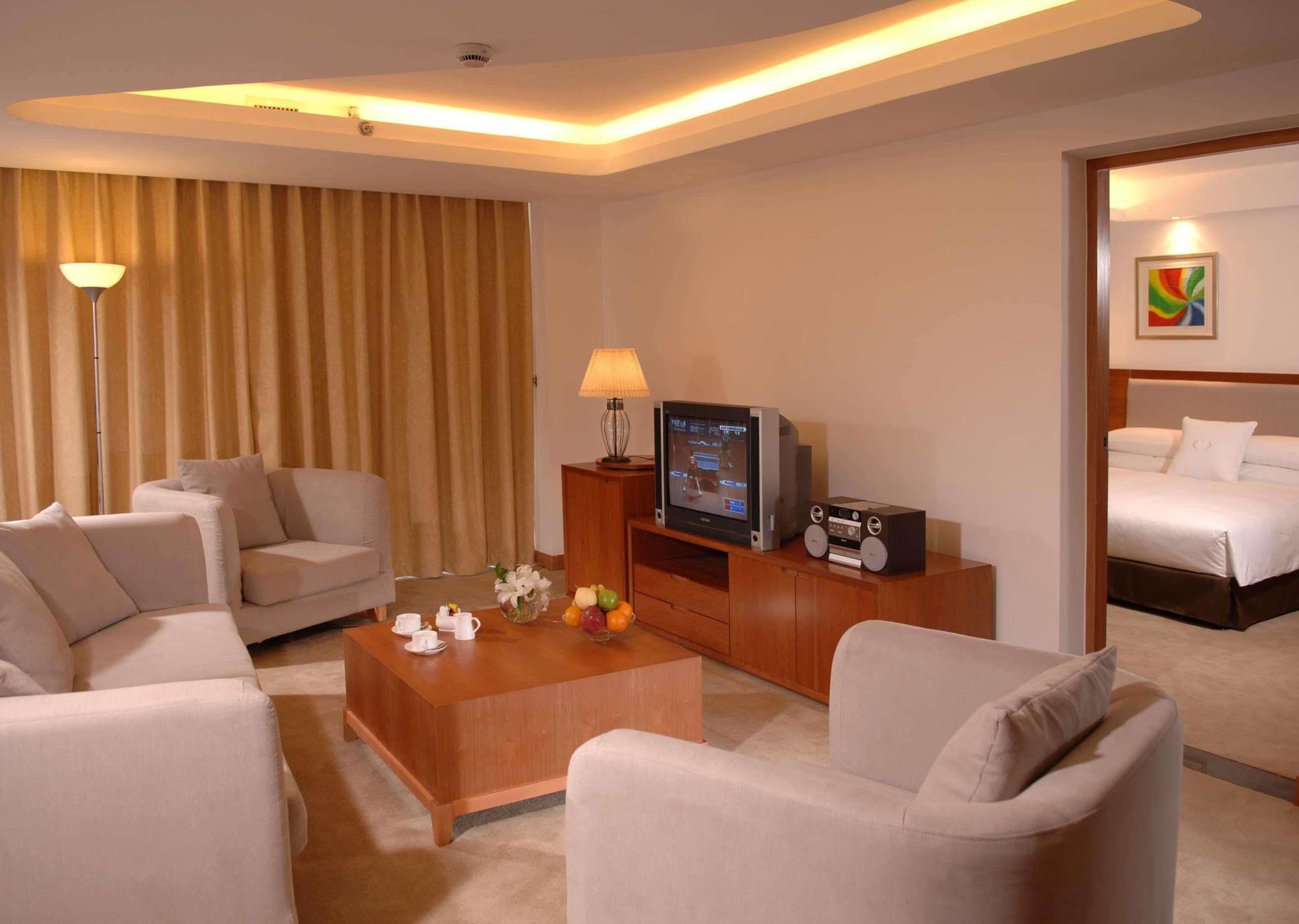 Gloria Plaza Hotel Kangqiao Shanghai Room photo